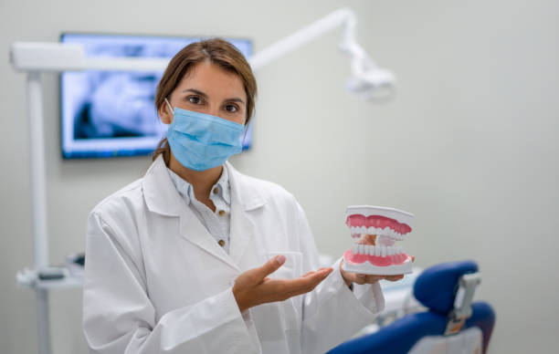 Best Emergency Dental Services Near Me  in Bakersfield Country Clu, CA