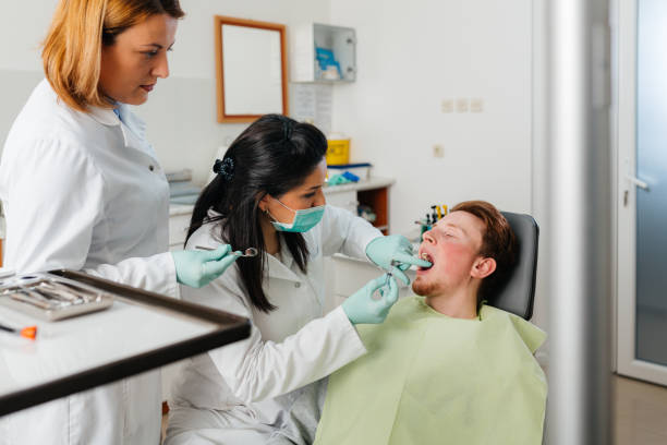 Best Walk-In Dentist Near Me  in Bakersfield Country Clu, CA
